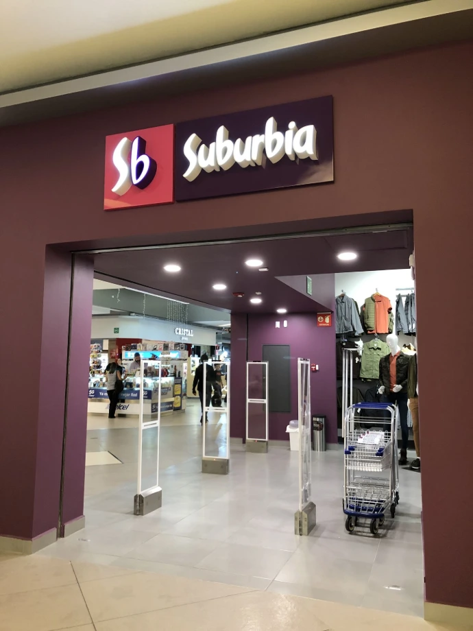 Anuncio de fachada luminoso